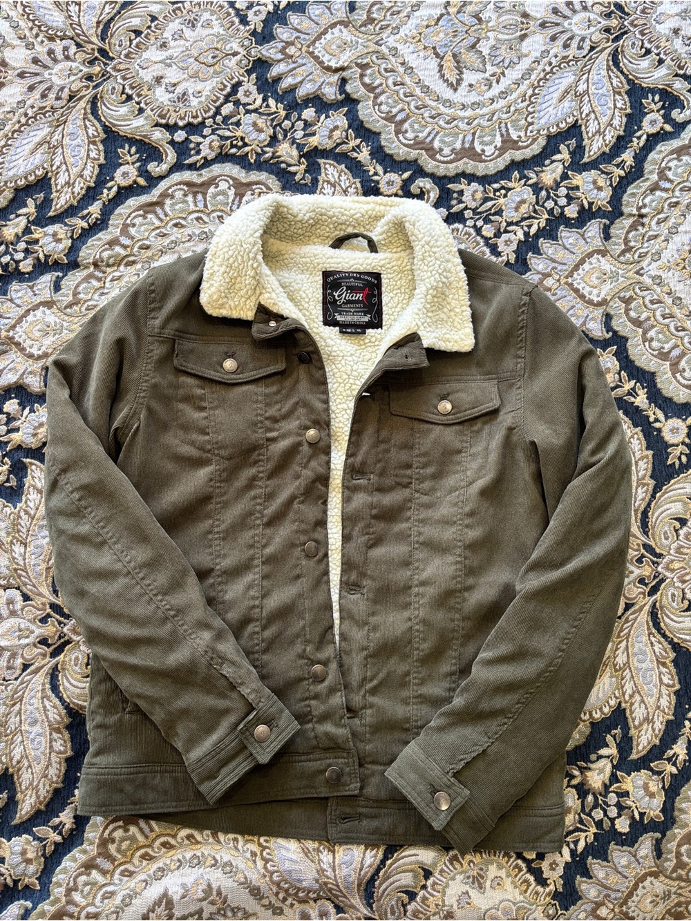 Men's Sherpa-Lined Olive Jacket with Cream Collar